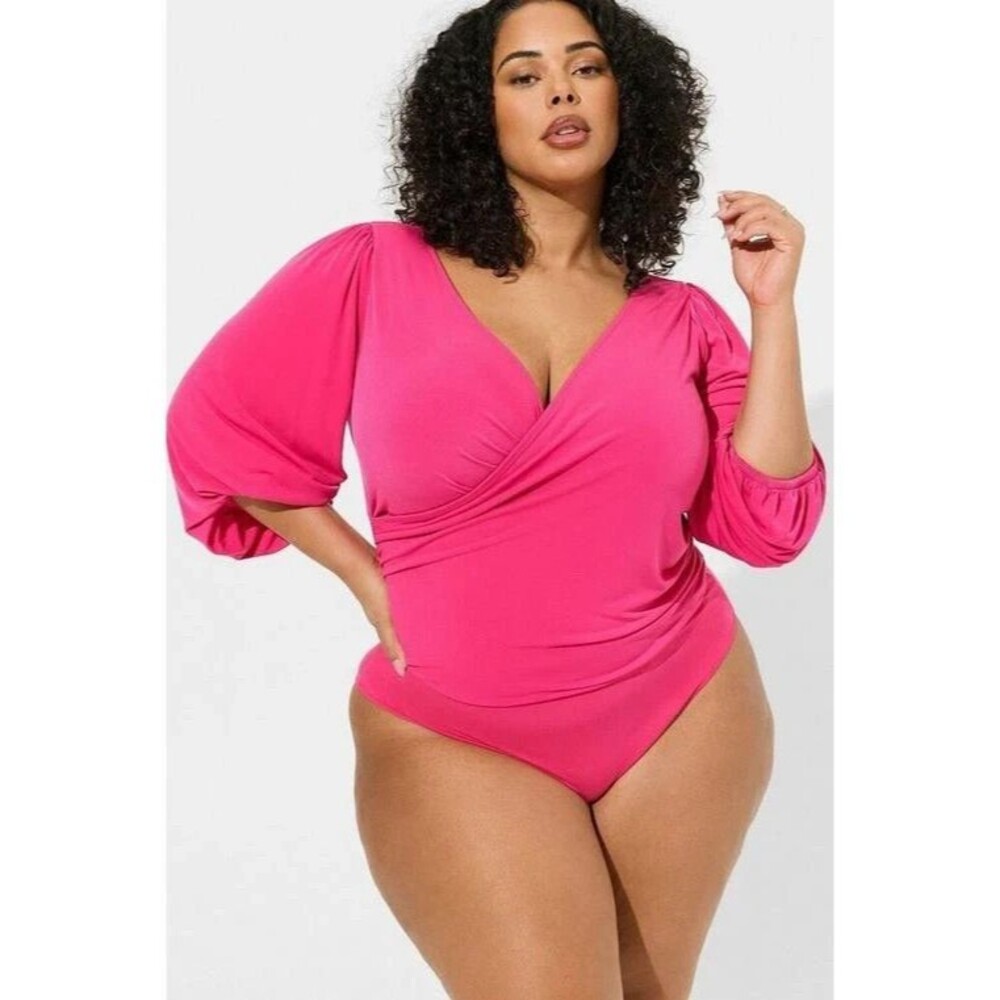 Torrid Top Women Plus 1 /1X Pink Studio Bodysuit Knit Surplice Neck 3/4 Sleeve